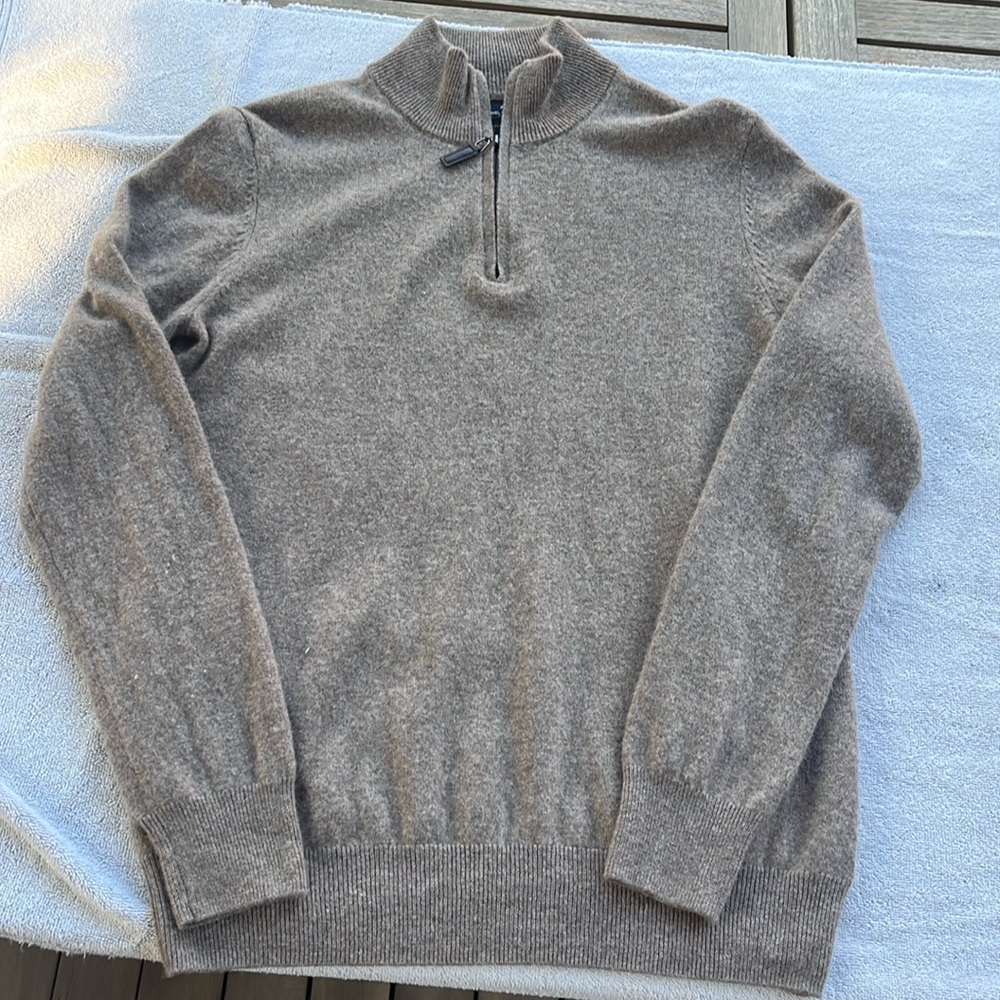 Men’s 2- ply cashmere pull over zipper sweater Heathered brown, large.